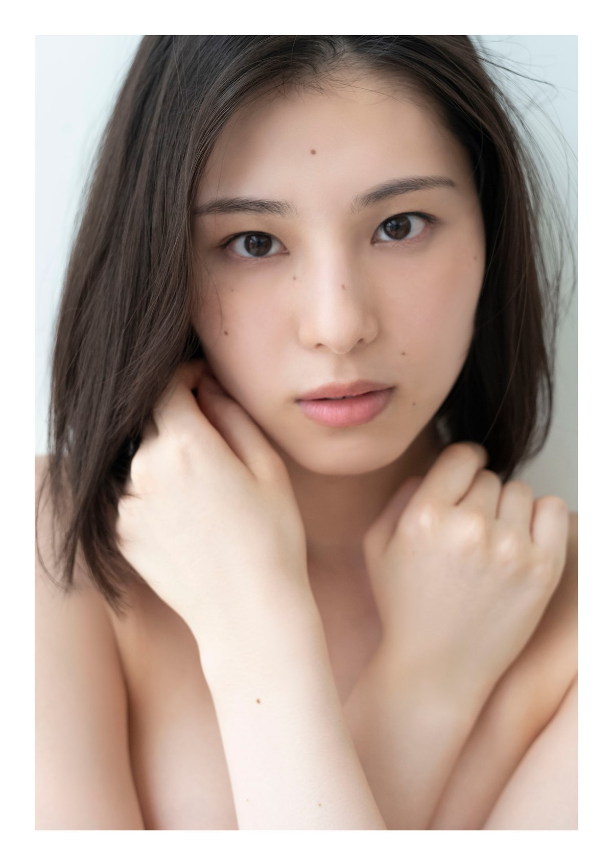 YJ Photobook 2023 07 06 Iori Sagara 相楽伊織 Marguerite 0007 7159451456.jpg