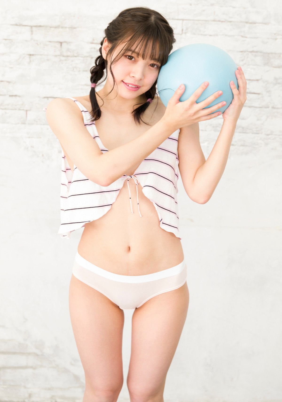 Photobook 2022 07 12 Nana Yagi 八木奈々 Clarity 0038 4924995174.jpg