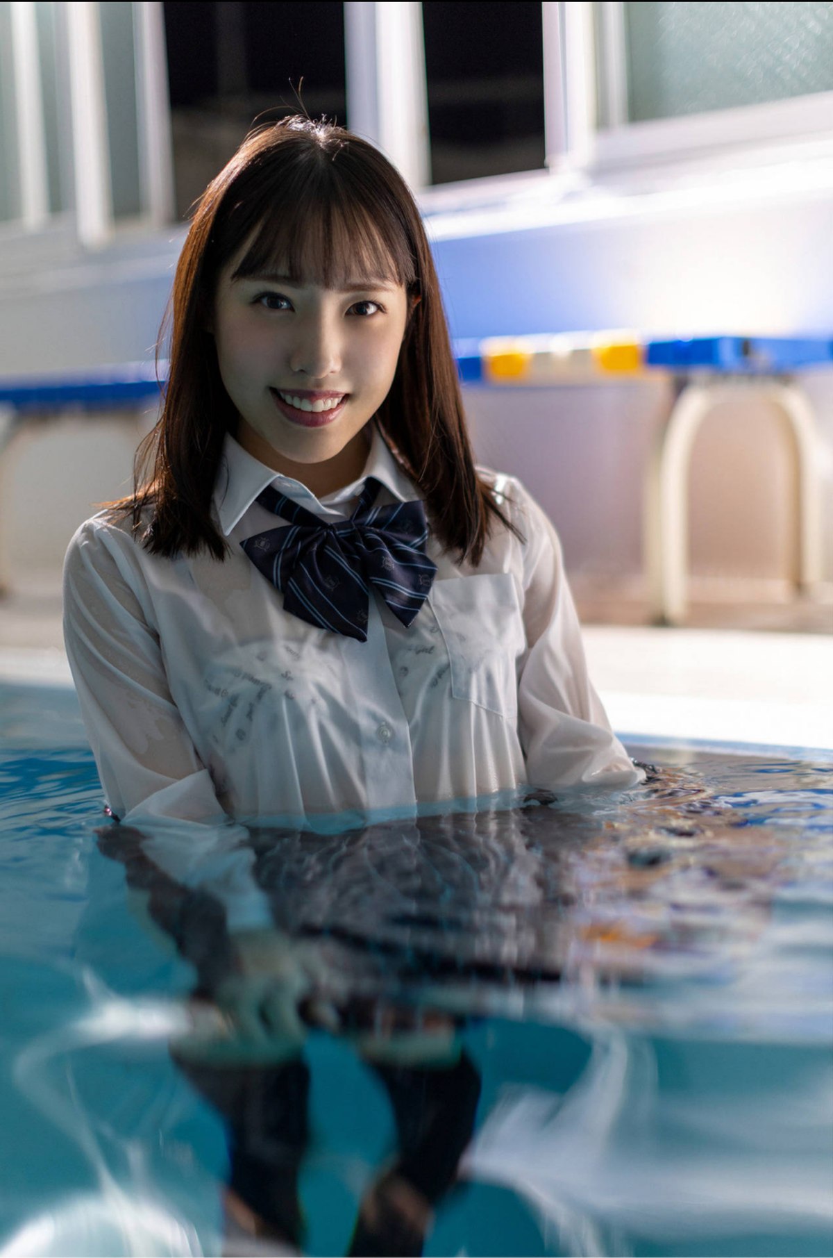 Photobook 2021 11 26 Hana Shirato 白桃はな Gravure Photobook Youth Aoharu 0089 7431318128.jpg