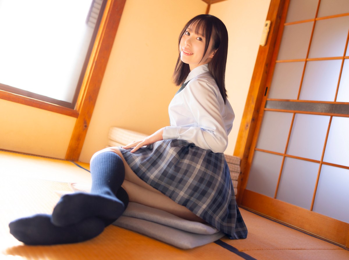 Photobook Kamikawa Sora 天馬ゆい 1st Under The Sky With You 0015 4166231228.jpg