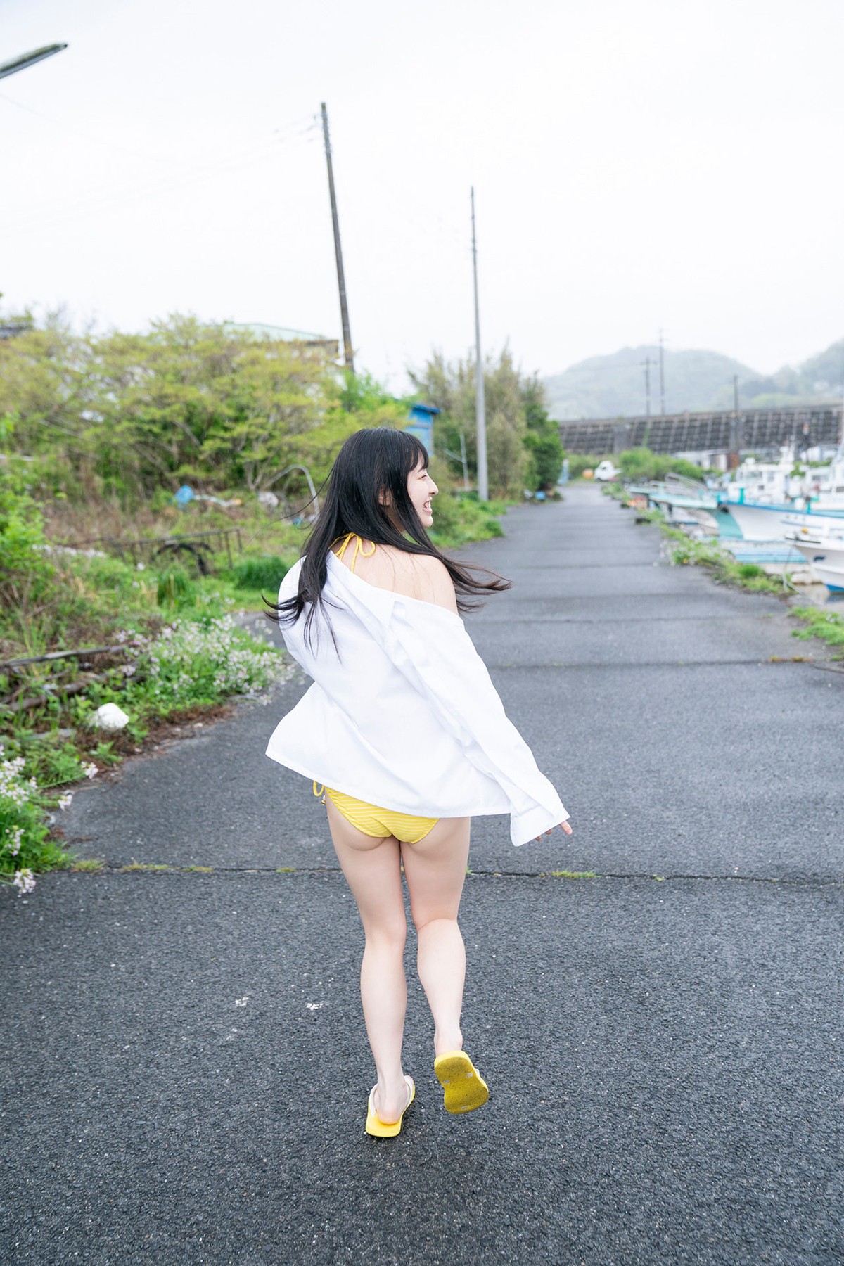 FLASH Photobook 2021 06 25 Tsukine Takeuchi 竹内月音 Someday After School 0049 3102948438.jpg