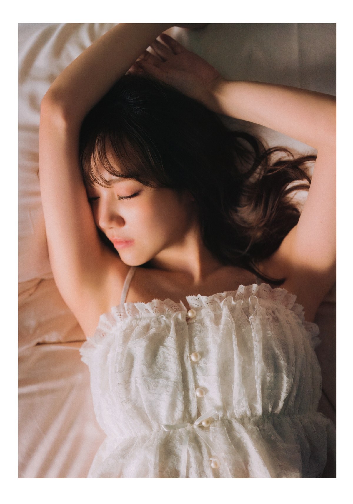 Photobook 2023 08 01 Mayu Tamura 田村真佑 1st Photobook The Moment I Fell In Love A 0062 9676270500.jpg