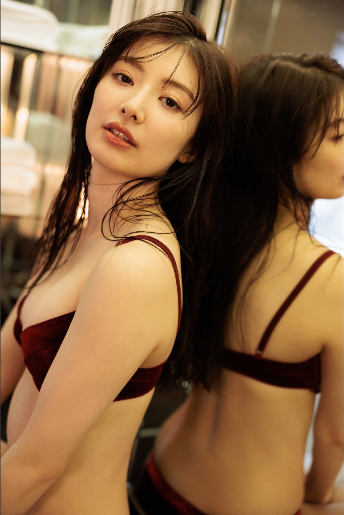 Weekly Gendai Photobook 2023 07 21 Tomu Muto 武藤十夢 Genius To Seduce B 0034 6025386509.jpg