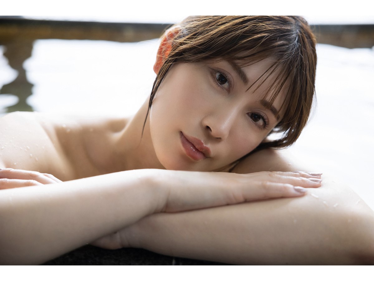 Photobook Ikumi Kohinata 小日向郁美 Official Gravure Photo Collection Beautiful People 0035 1277500327.jpg