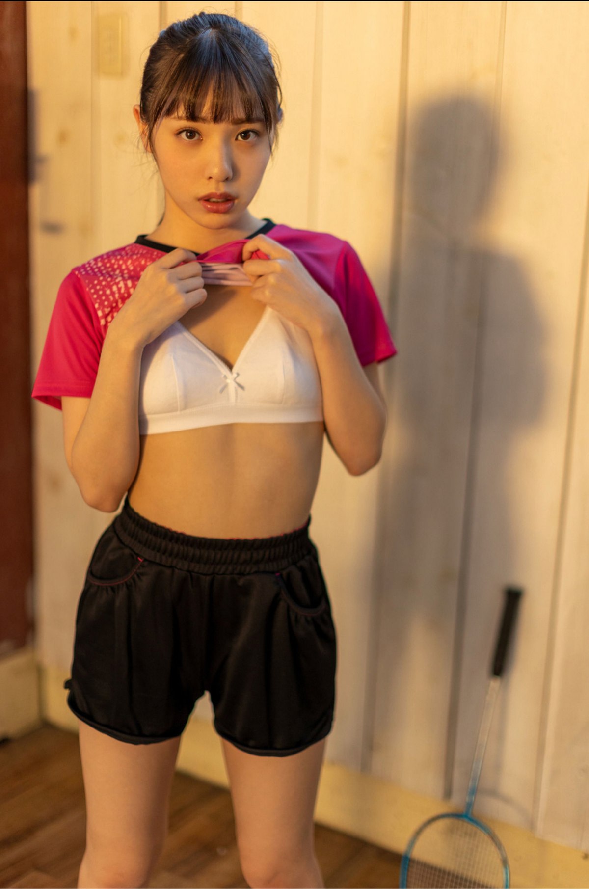 Photobook 2021 11 26 Hana Shirato 白桃はな Gravure Photobook Youth Aoharu 0031 4252262330.jpg