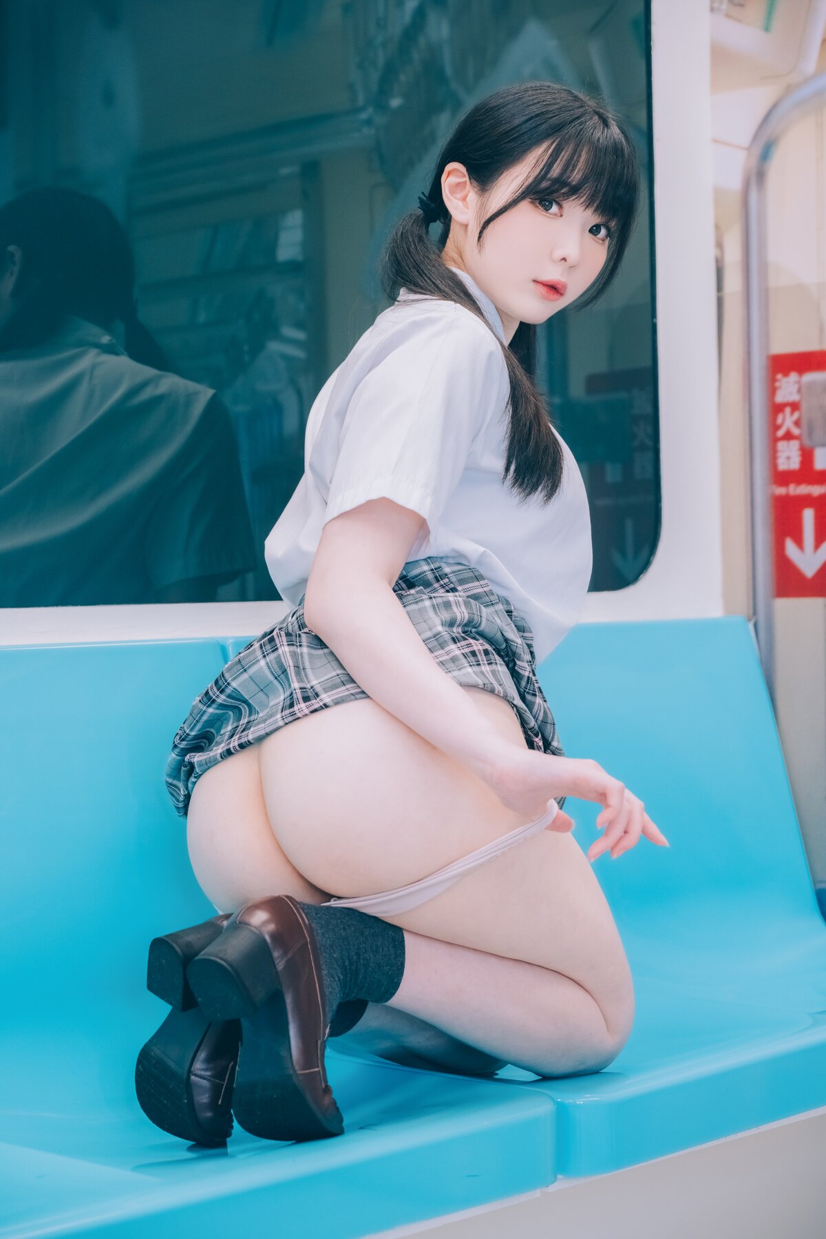 DL Version Photo Collection Shimo chan しもちゃんの Crush Train B 0039 5731551269.jpg