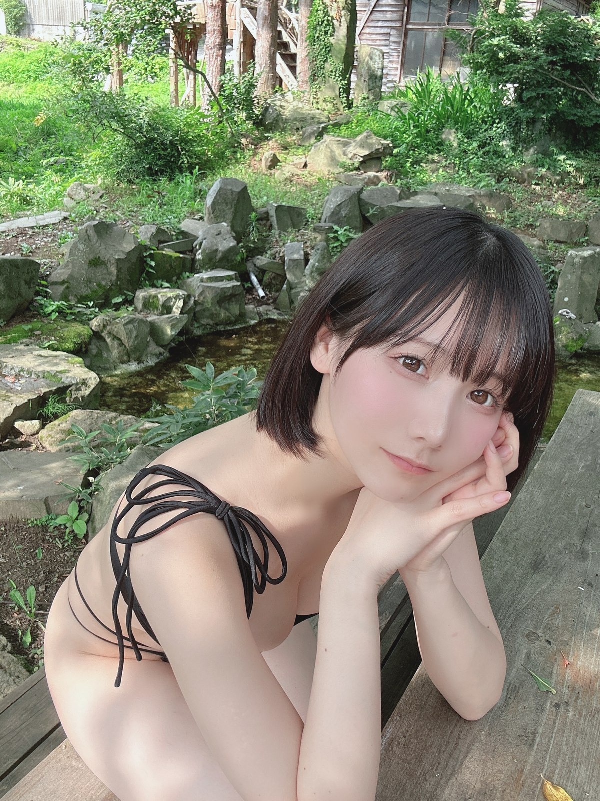 Fantia けんけん Summer Countryside And Bikini 0002 3935324054.jpg