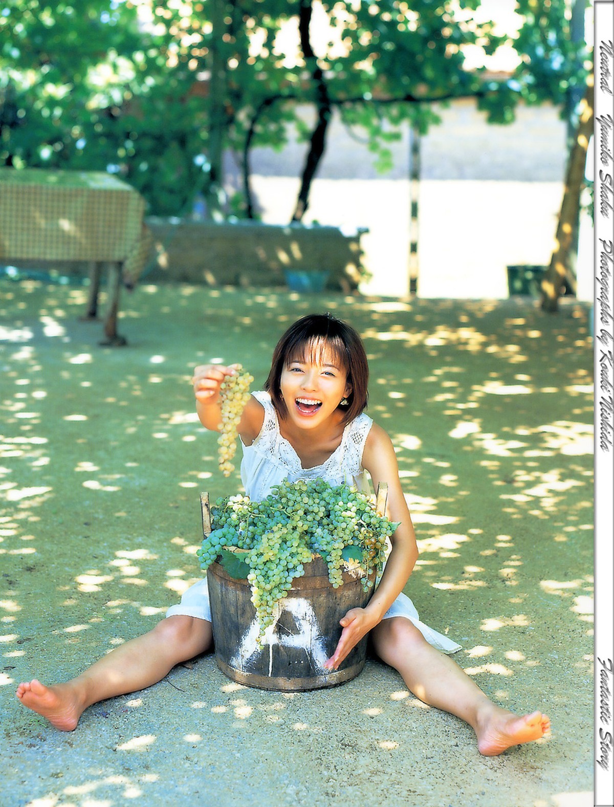 Photobook Yumiko Shaku 釈由美子 Neutral 0028 1335441986.jpg