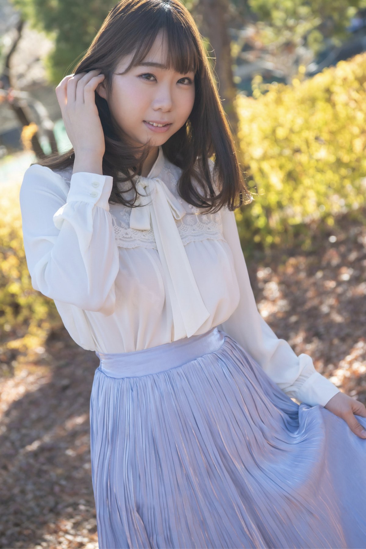 Photobook 2022 02 25 Io Hayami 早見依桜 Gravure Photobook 0003 4830241971.jpg