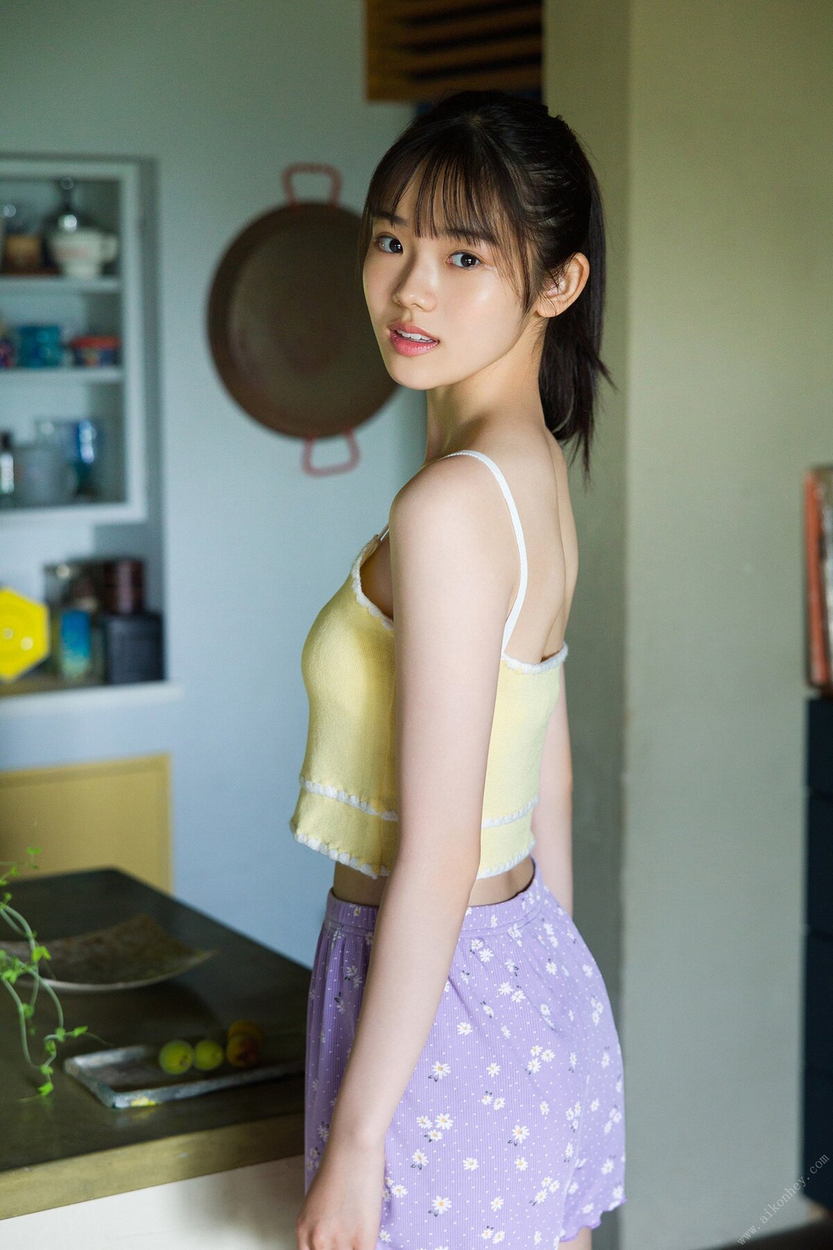 Photobook 2022 07 25 Kohaku Shida 志田こはく Umimachi No Houkago Spisan Gravure Photo Book 0038 6079917250.jpg