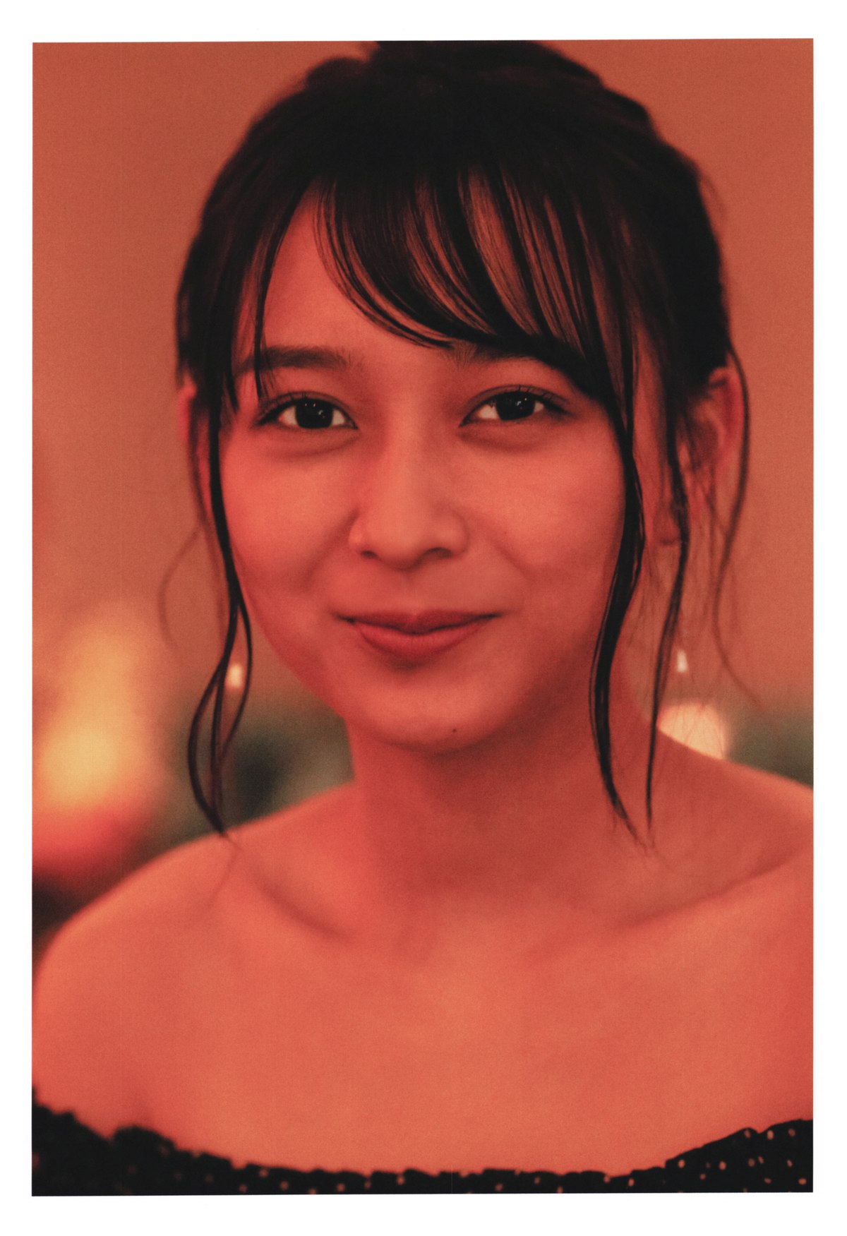 Photobook 2020 11 10 Ayane Suzuki 鈴木絢音 1st Photobook The Angle Of The Light 0102 5167236328.jpg