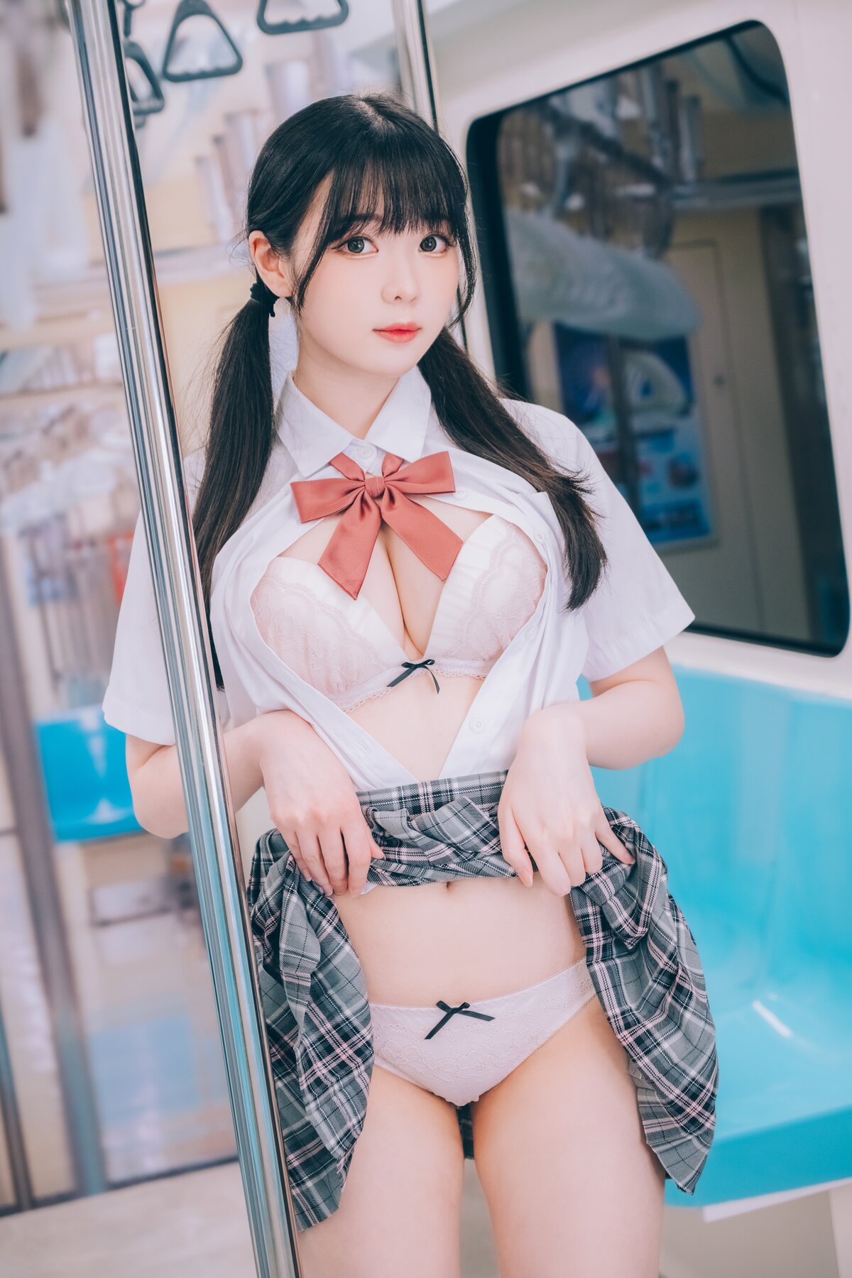 DL Version Photo Collection Shimo chan しもちゃんの Crush Train B 0014 3850321411.jpg