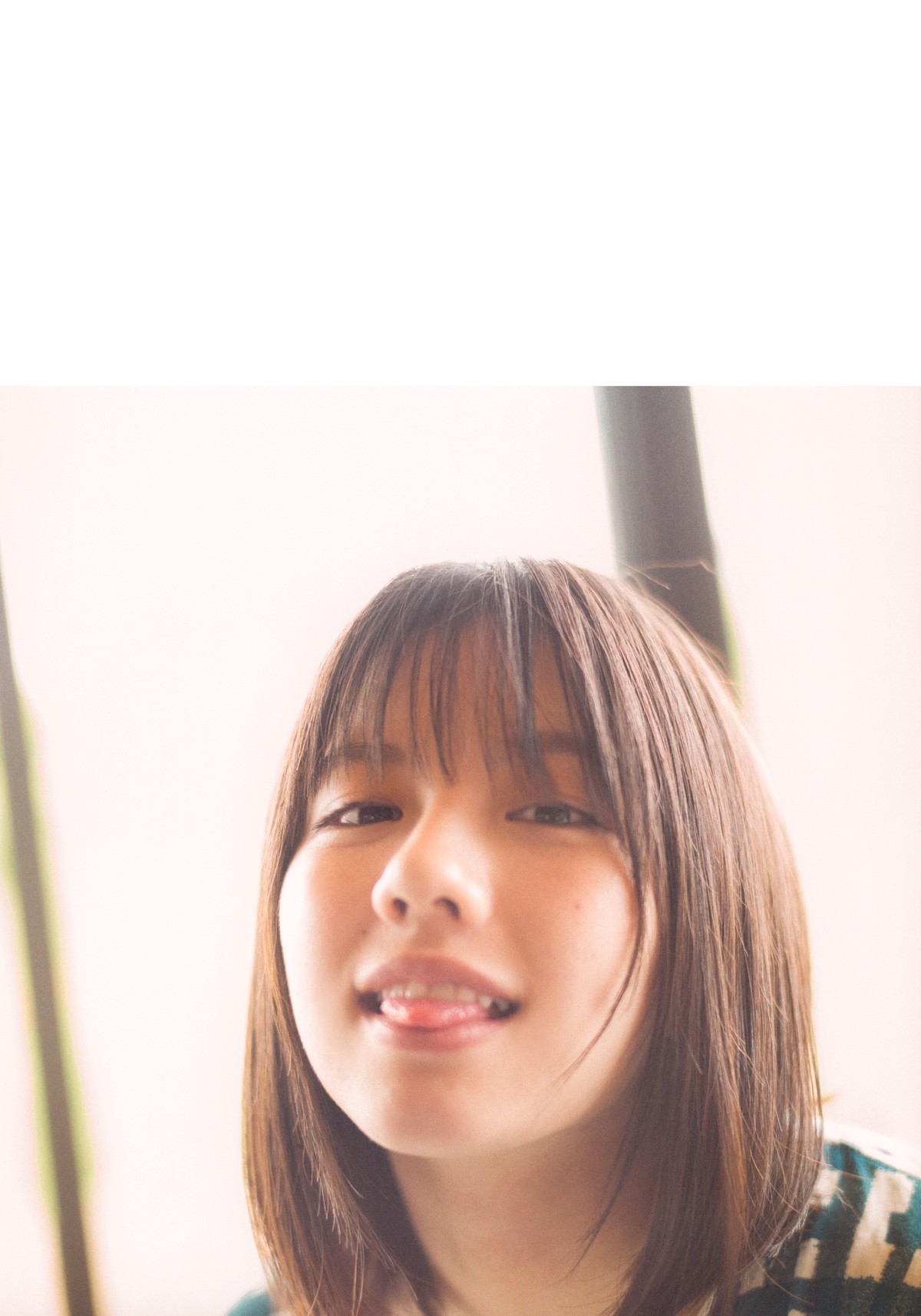 Photobook 2019 01 17 Miho Watanabe 渡邉美穂 1st Photobook Hidamari 0102 5505400530.jpg