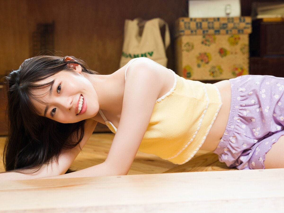 Photobook 2022 07 25 Kohaku Shida 志田こはく Umimachi No Houkago Spisan Gravure Photo Book 0051 2674112927.jpg