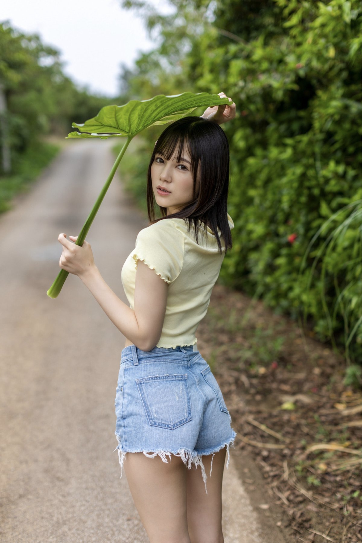 Photobook 2021 11 19 Remu Suzumori 涼森れむ Gravure Photobook In A Transparent World 0019 0551914929.jpg