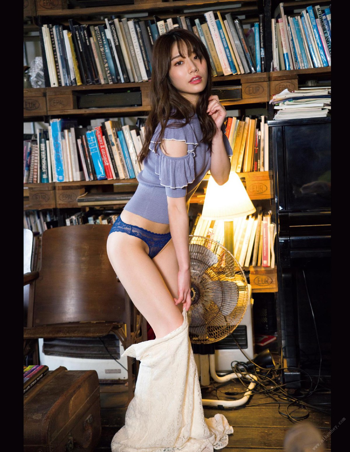 Photobook 2022 04 02 Saika Kawakita 河北彩花 1st Photobook SAIKA B 0042 6113225836.jpg