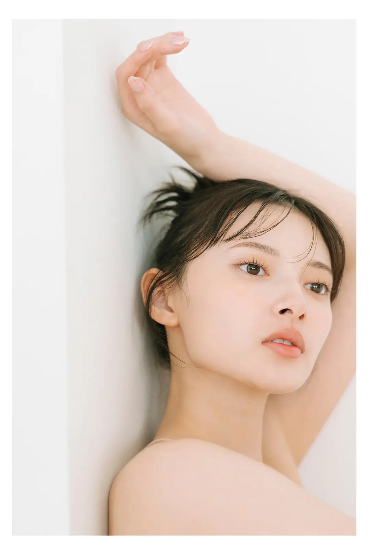 Photobook 2022 12 08 Aoshima Kokoro 青島心 White Graph Digital photo Book 0040 8762814227.jpg