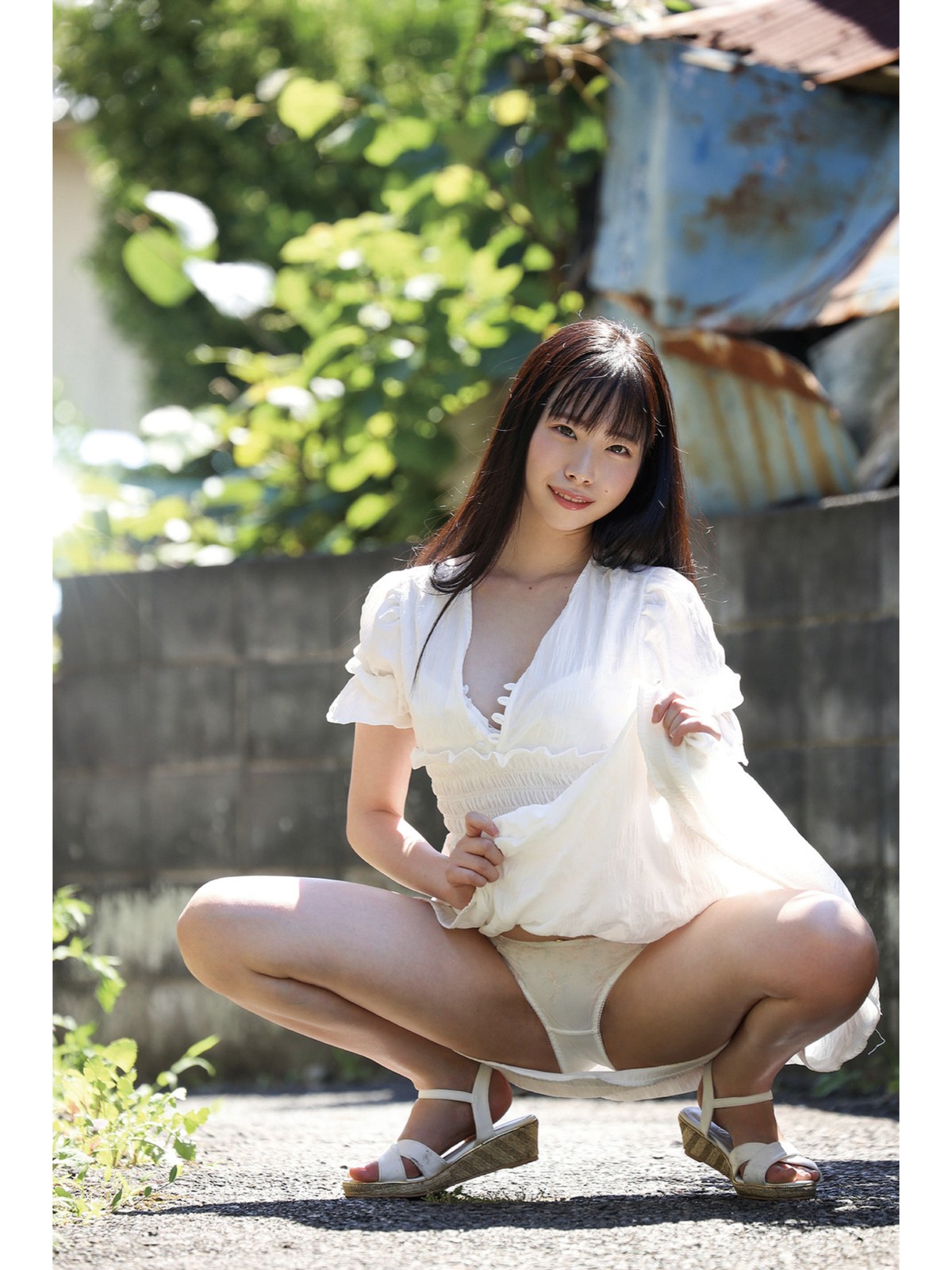 Photobook 2022 09 09 Kozue Minami 美波こづえ Sound Of Waves 0019 0785325207.jpg