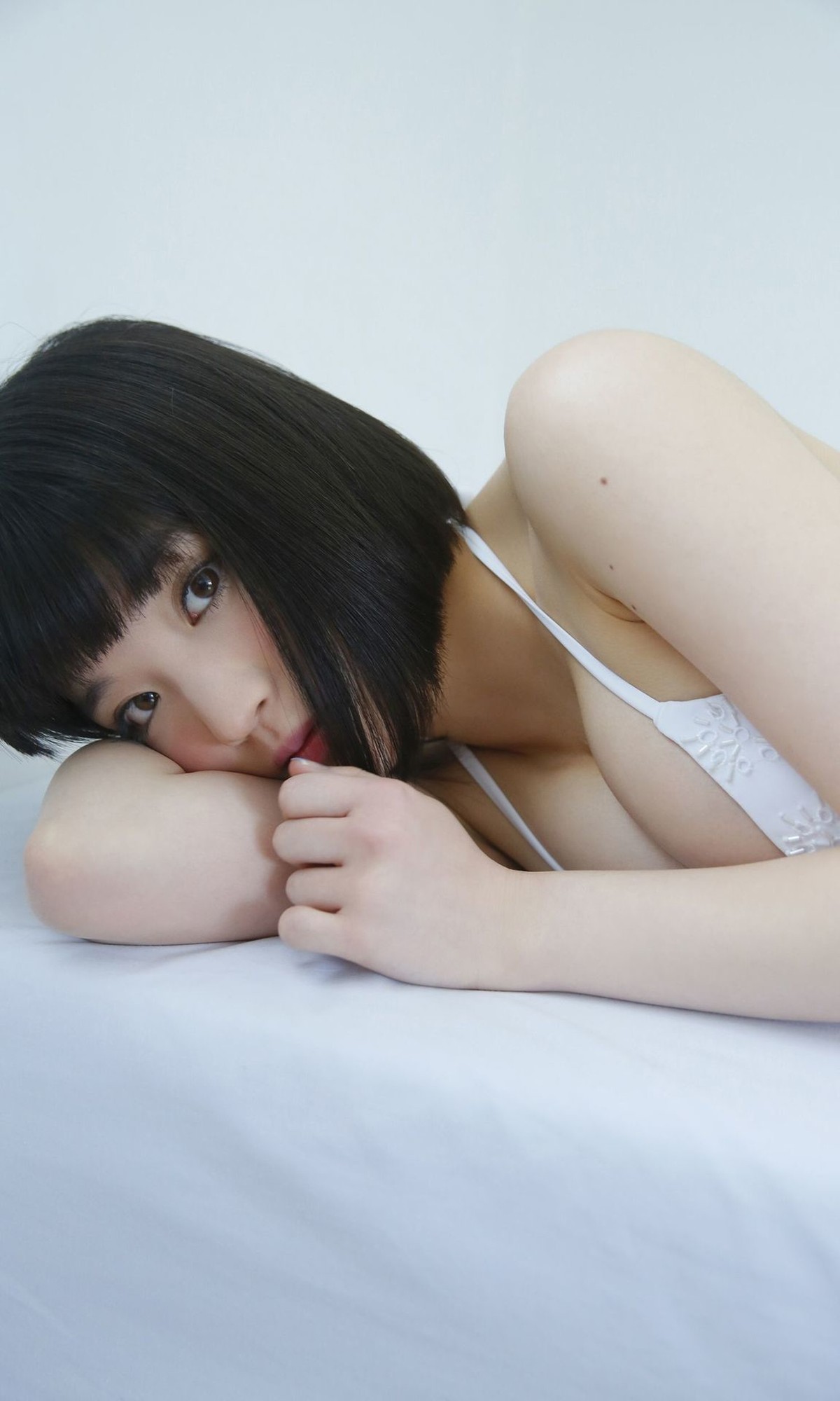 Weekly Photobook 2016 07 29 Nagi Nemoto 根本凪 Plastic Doll In Love 0052 3504391040.jpg