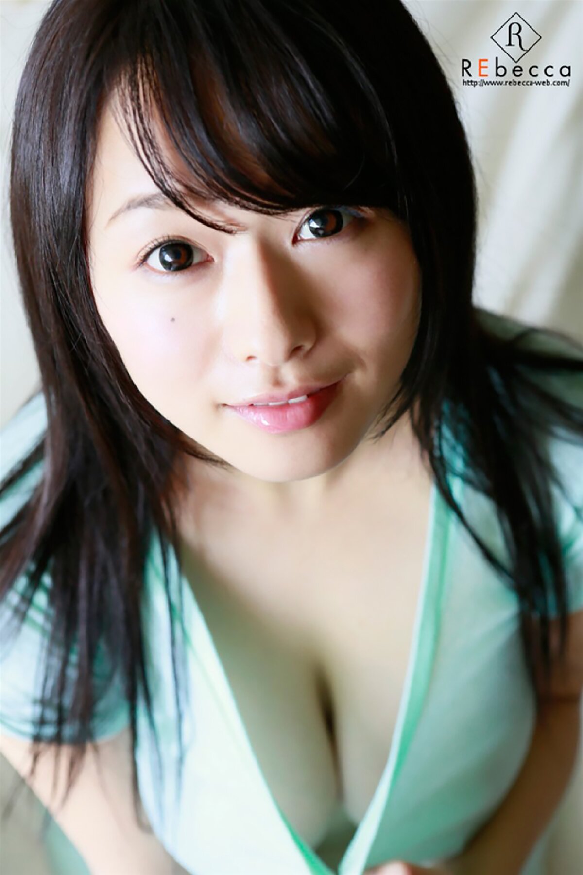 Photobook Shiraishi Marina 白石茉莉奈 Mamadol Is A G Cup 0007 6816535760.jpg