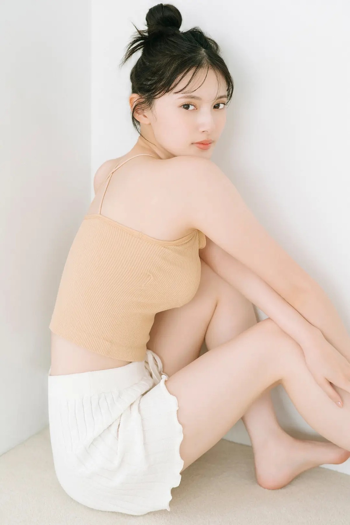 Photobook 2022 12 08 Aoshima Kokoro 青島心 White Graph Digital photo Book 0042 6615828249.jpg