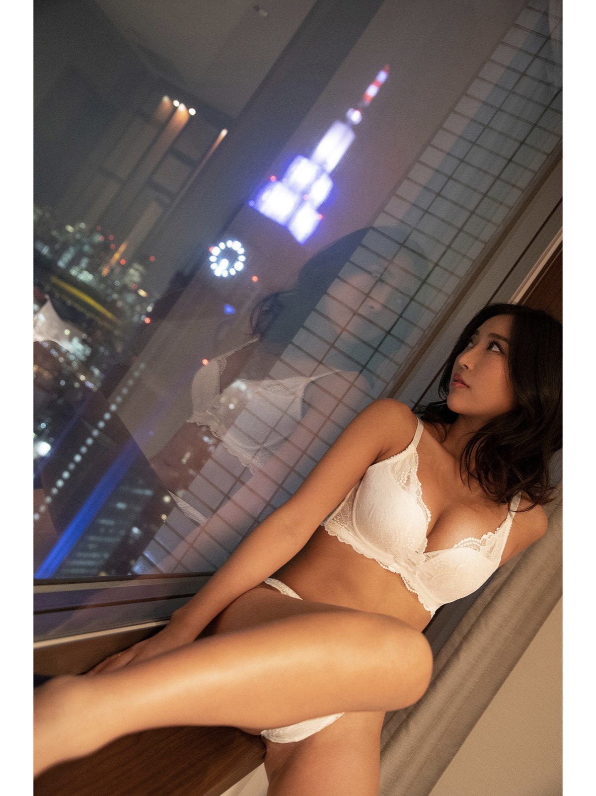 Photobook Mizuki Miri 水川スミレ Official Gravure Photo Book Drowning In Love Deep Love 0042 4503200362.jpg