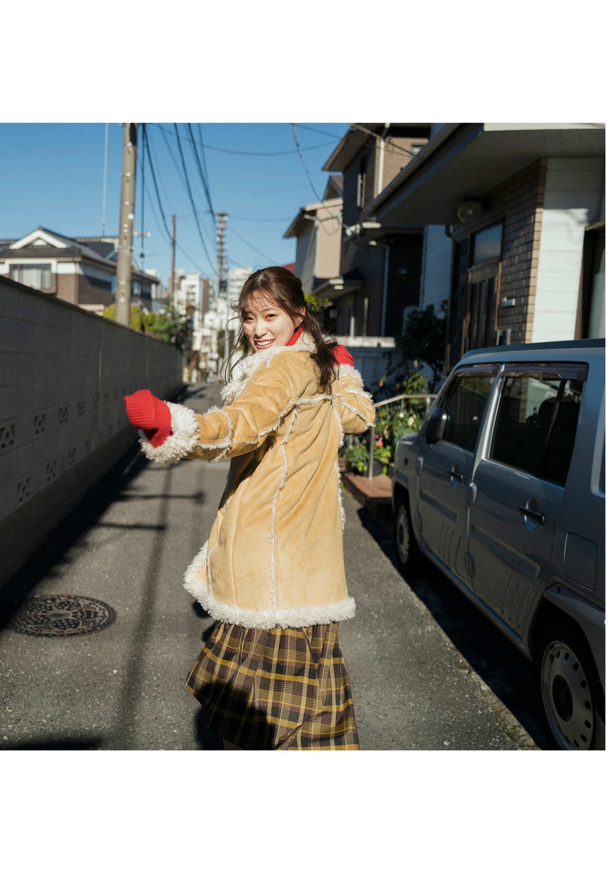 Photobook 2023 01 31 とられち Akari Mitani 美谷朱里 A 0019 2186334650.jpg