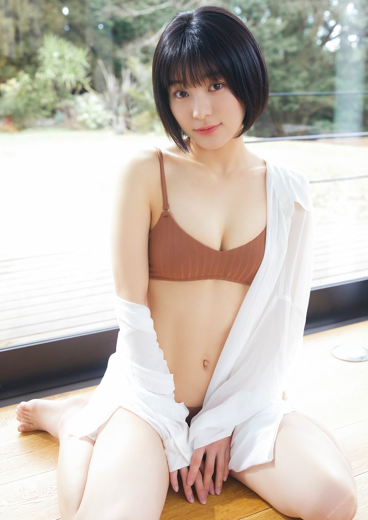 Digital limited YJ PHOTO BOOK 2023 02 22 Momoko Nitta 新田桃子 New Age 0018 8337979509.jpg