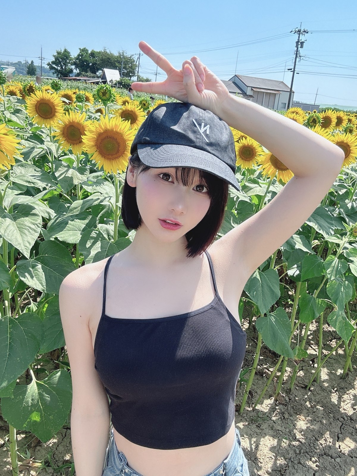 Fantia けんけん Poolside Bikini 0003 6780702704.jpg