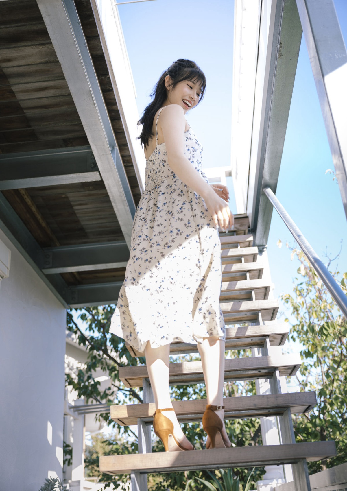 Photobook 2023 05 12 Saika Kawakita 河北彩花 So in Love 0008 0594892478.jpg