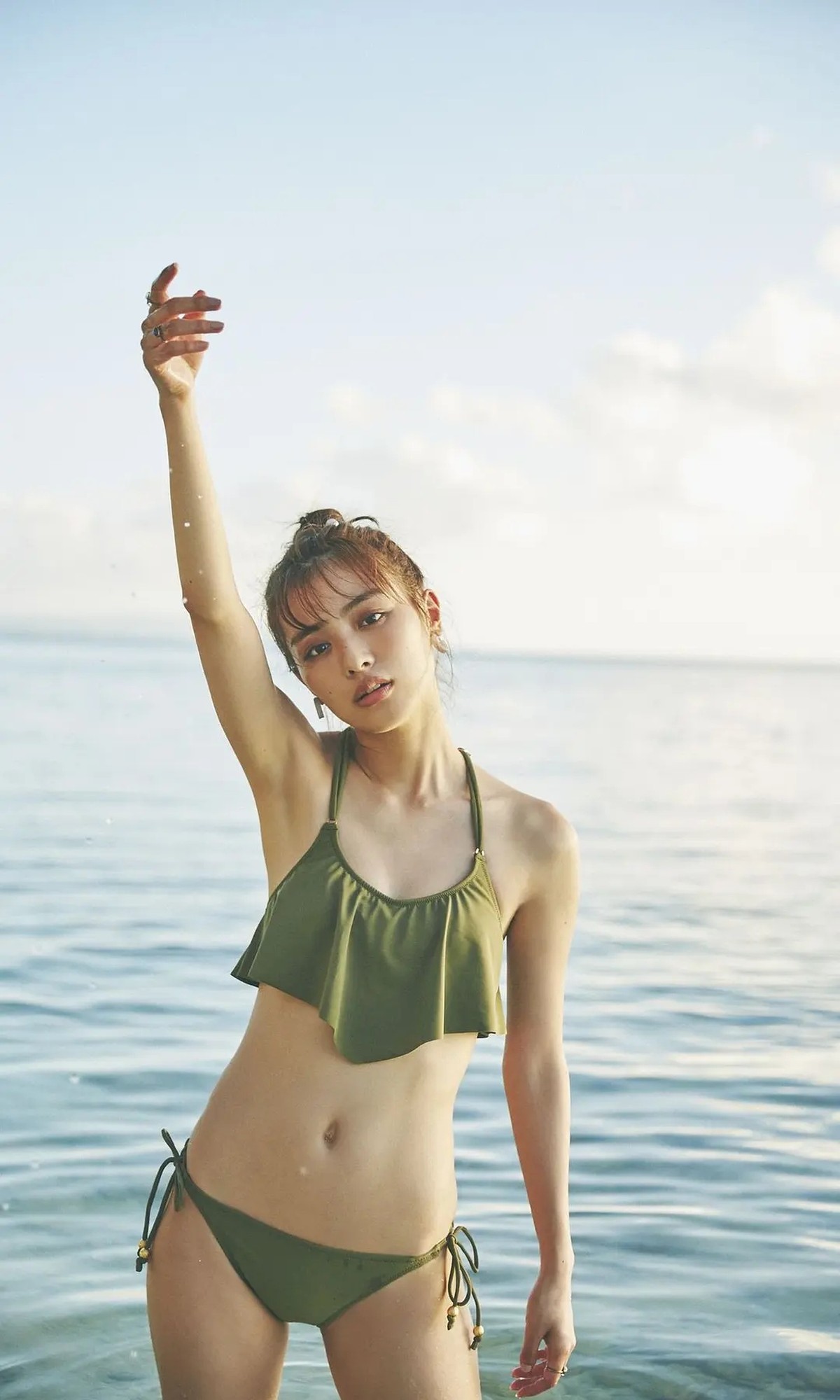 MORE Photobook 2017 07 03 Rio Uchida 内田理央 Summer Time Dream 0057 6431451995.jpg