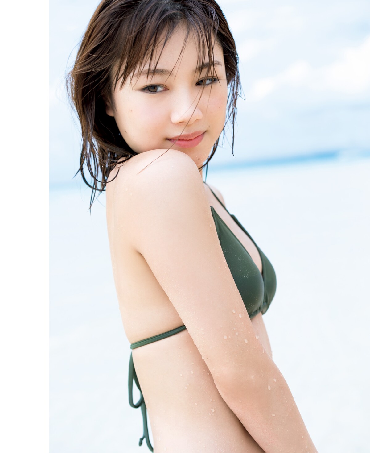 Photobook 2020 01 07 Ayumi Ishida 石田亜佑美 Believe In Oneself 0056 8735293646.jpg