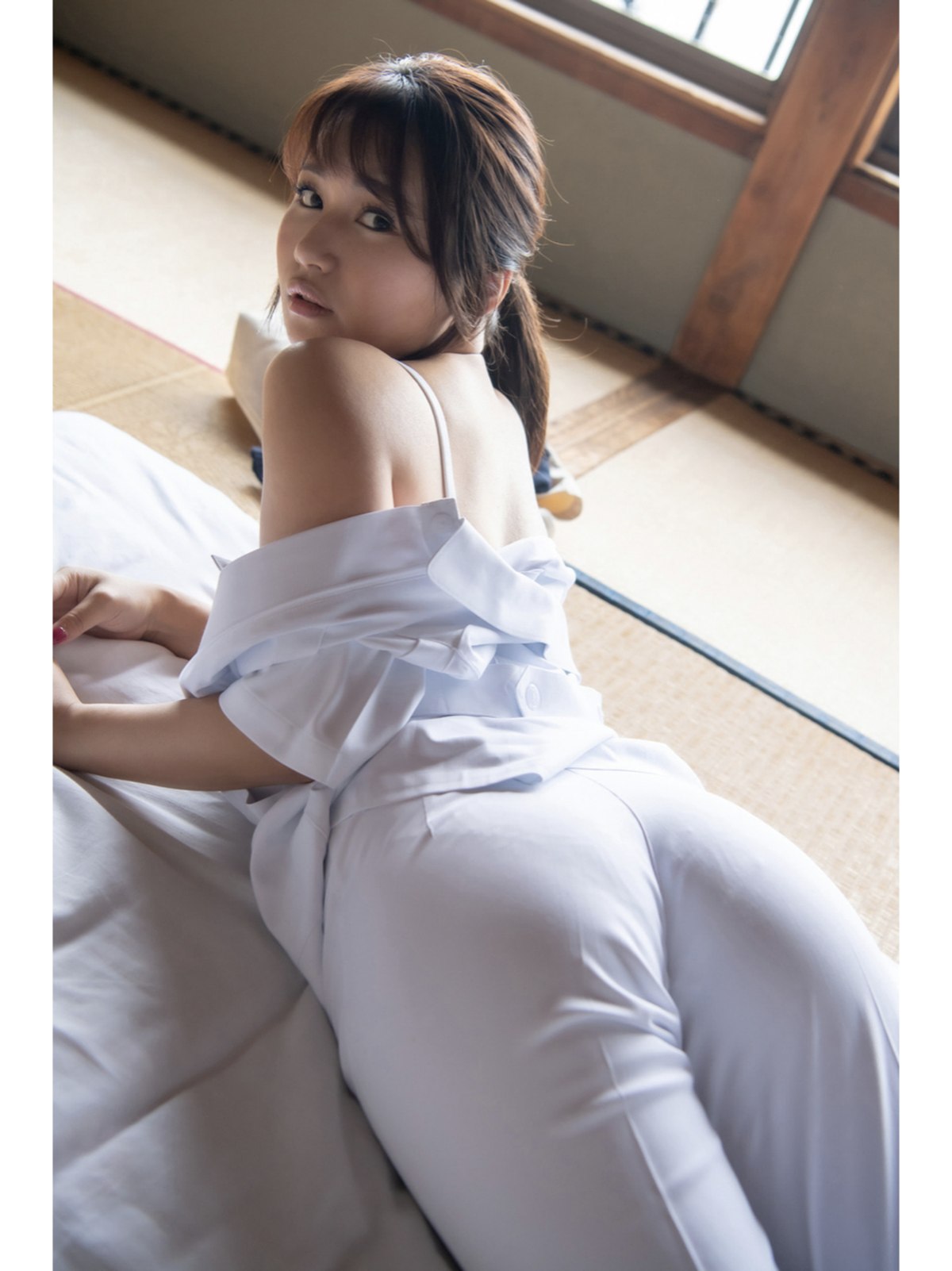 Photobook Kisaragi Natsuki 如月夏希 Official Gravure Photo Book Mysterious 0015 2190175523.jpg