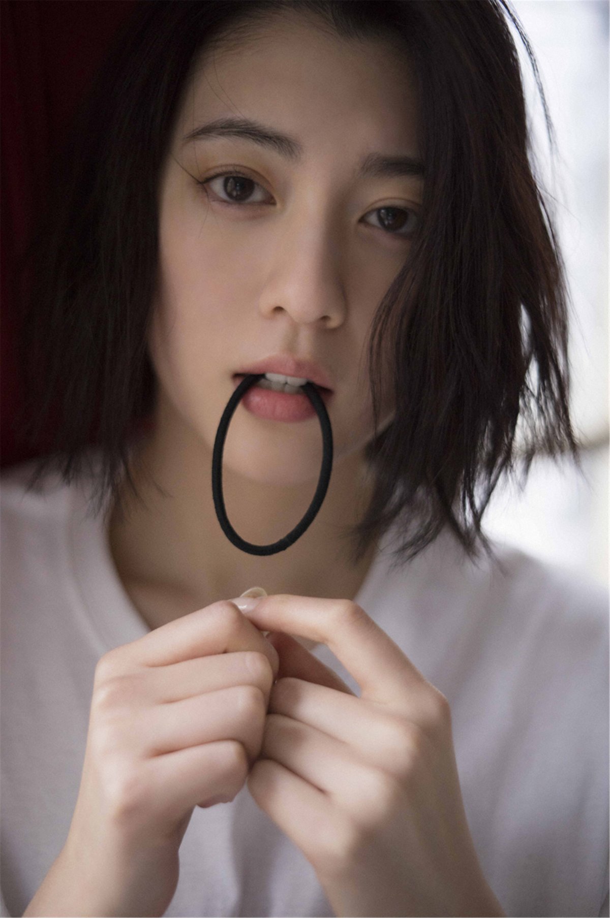 Photobook 2018 04 15 Ayaka Miyoshi 三吉彩花 Across The Sky 0021 3539264415.jpg