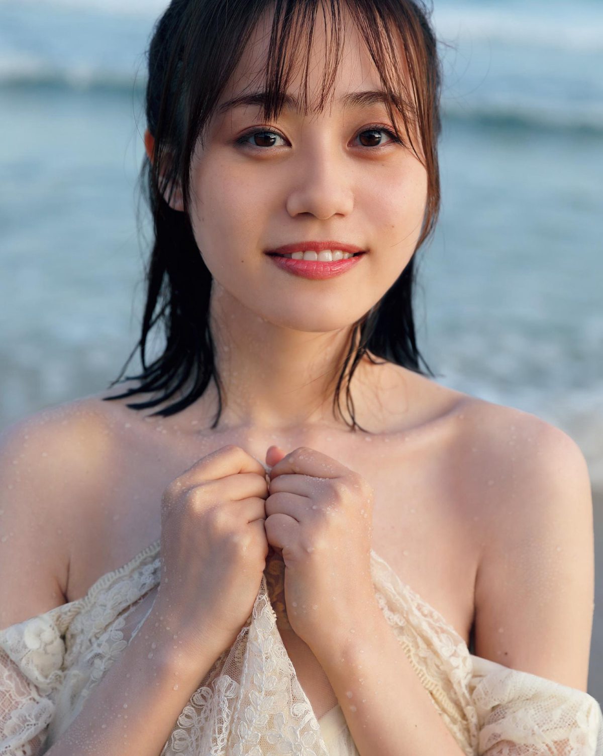 Photobook Miku Ito 伊藤美来 Sheer 2021 12 15 00128 9174292644.jpg