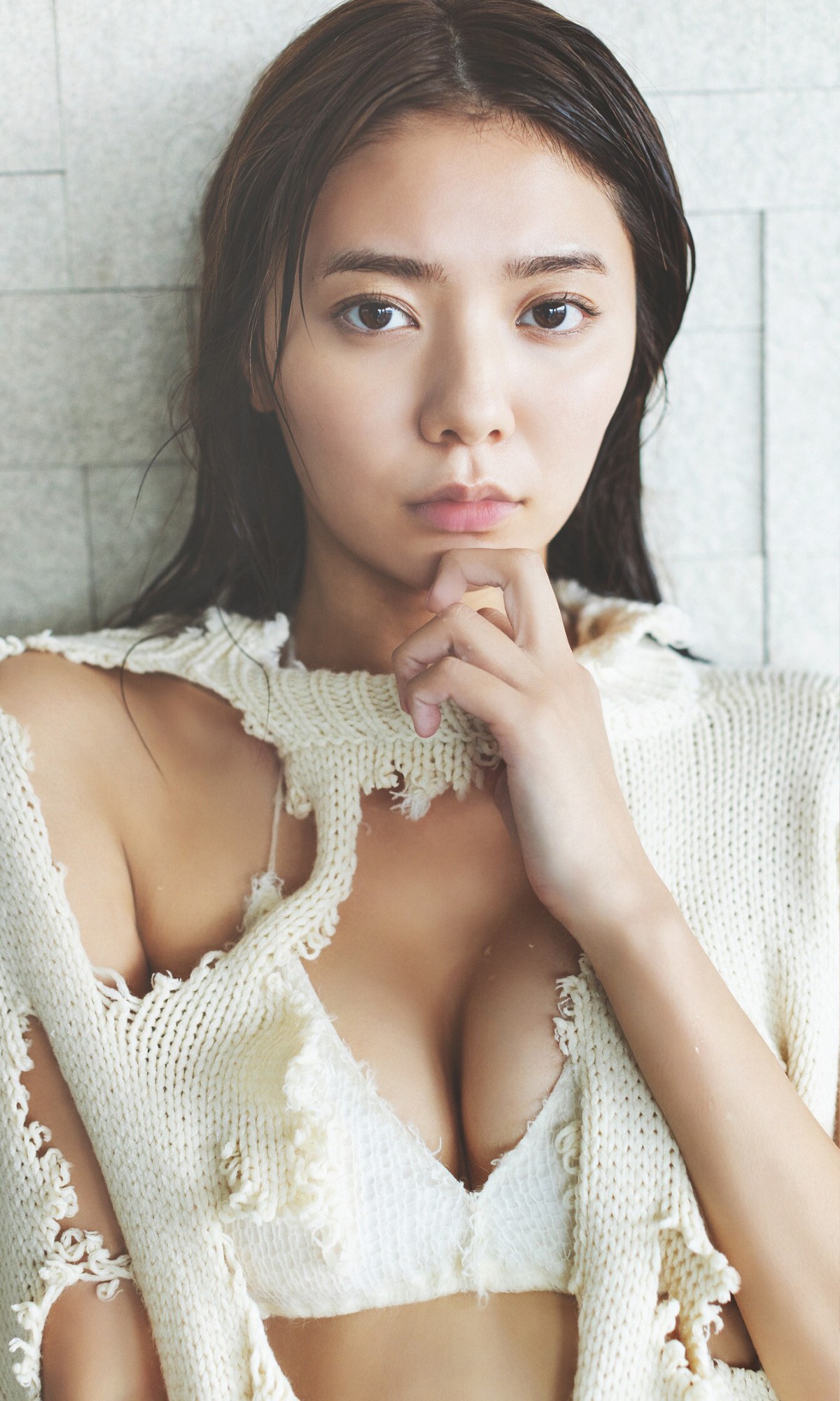 Photobook Asuka Kawazu 川津明日 Winter Flower Blooming in Winter 0047 4282620984.jpg