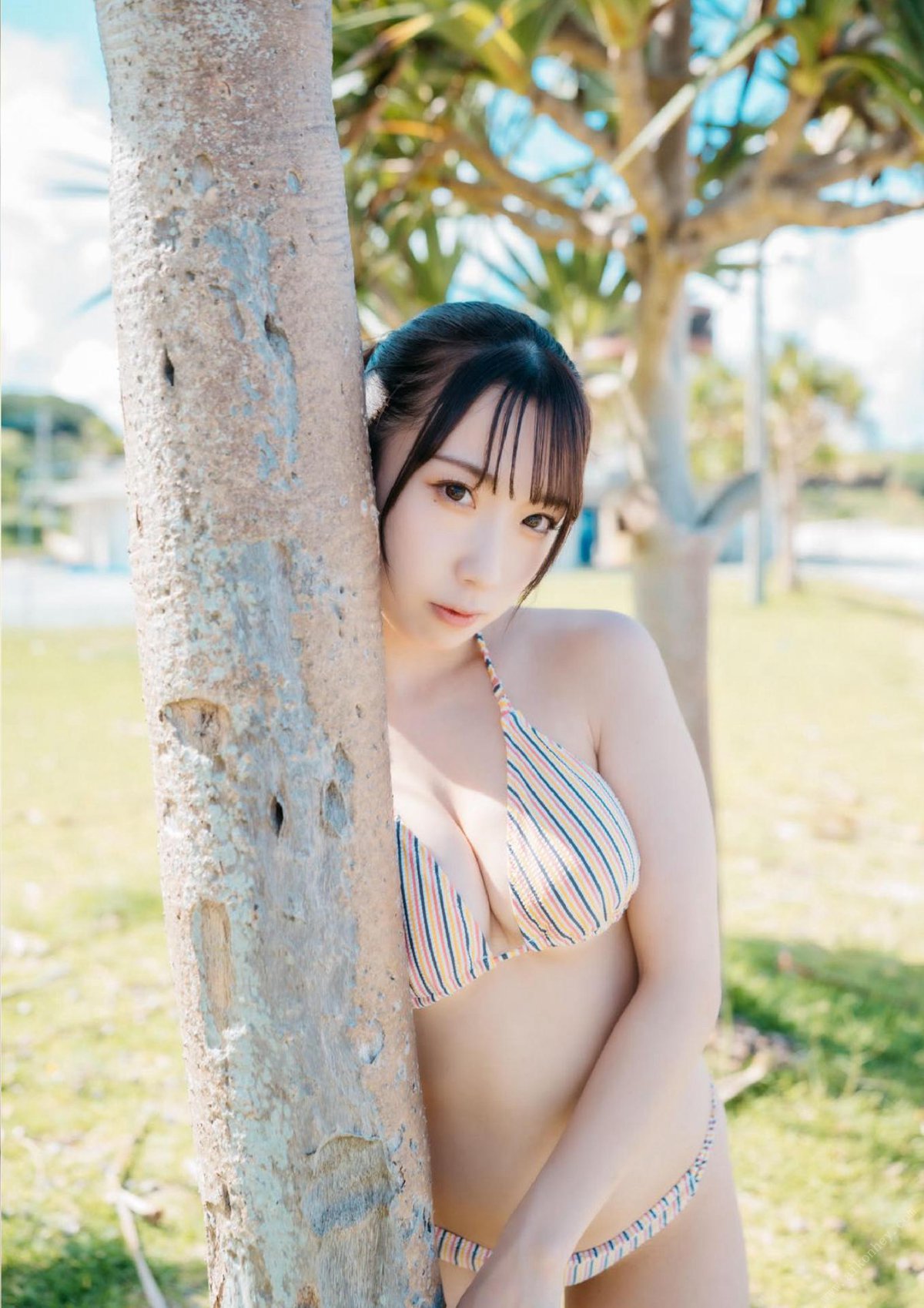 Photobook Momo Taiga 大河もも Vibrant  2021 12 28 B 0008 7553127843.jpg