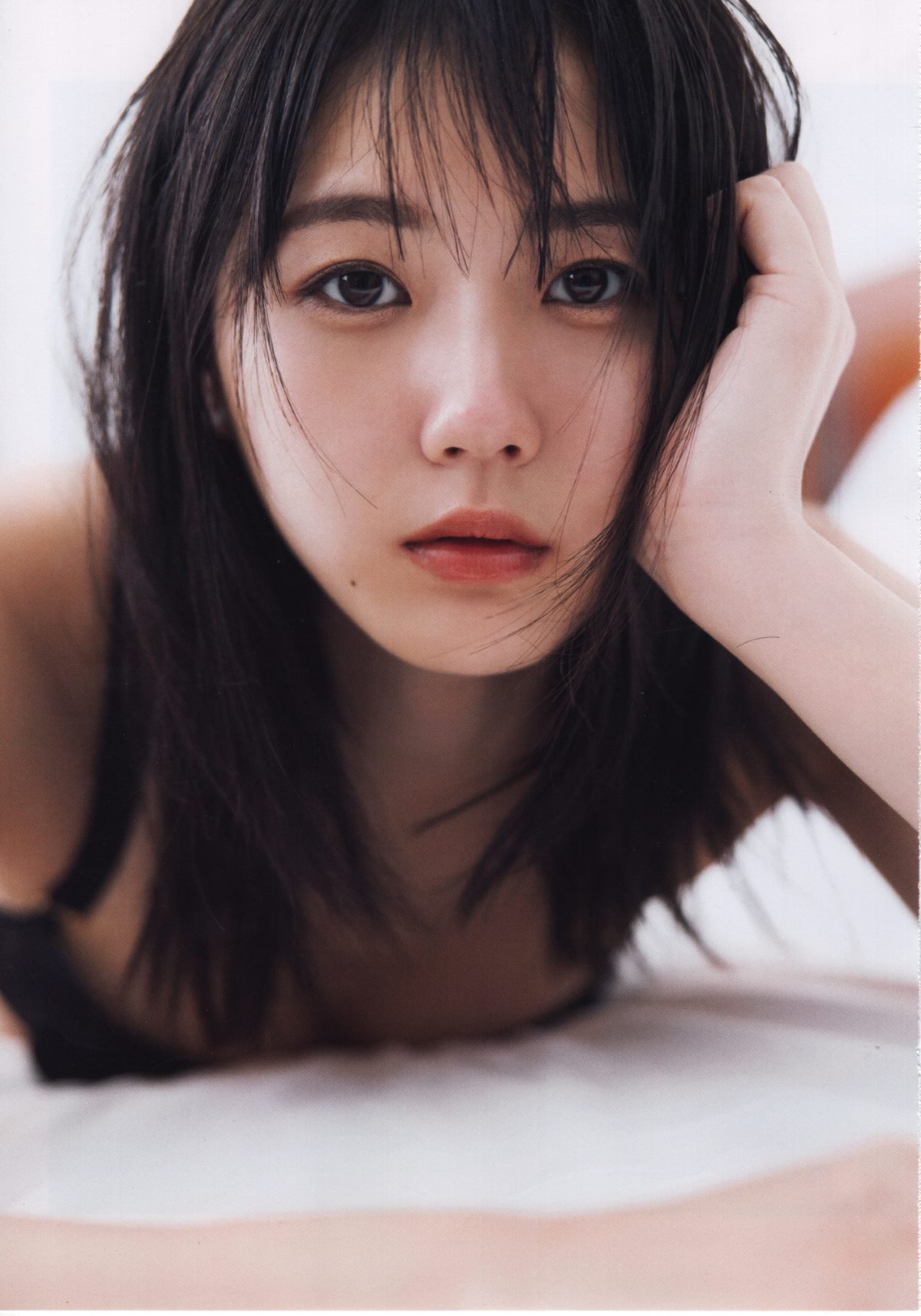 Photobook Yumiko Takino 瀧野由美子 1st Photobook I dont know you well yet 君のことをまだよく知らない 2021 09 22 0095 7043396934.jpg