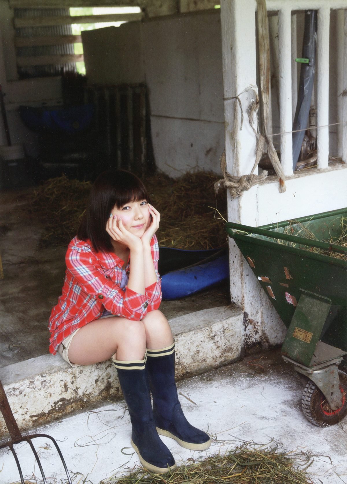 Photobook Haruka Shimazaki 島崎遥香 1st Photobook Paruru Komaru  ぱるる、困る 2013 07 19 A 0053 4478027928.jpg