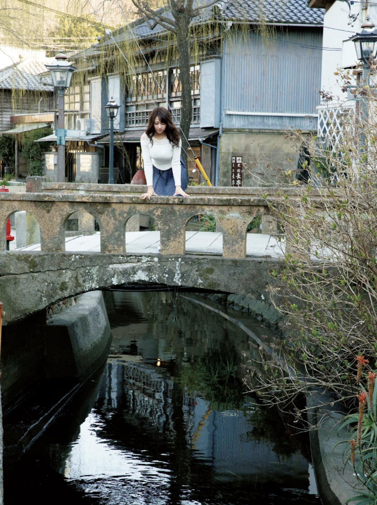 Photobook Rina Fujisaki 藤崎里菜 first 2017 07 13 0059 4640381777.jpg