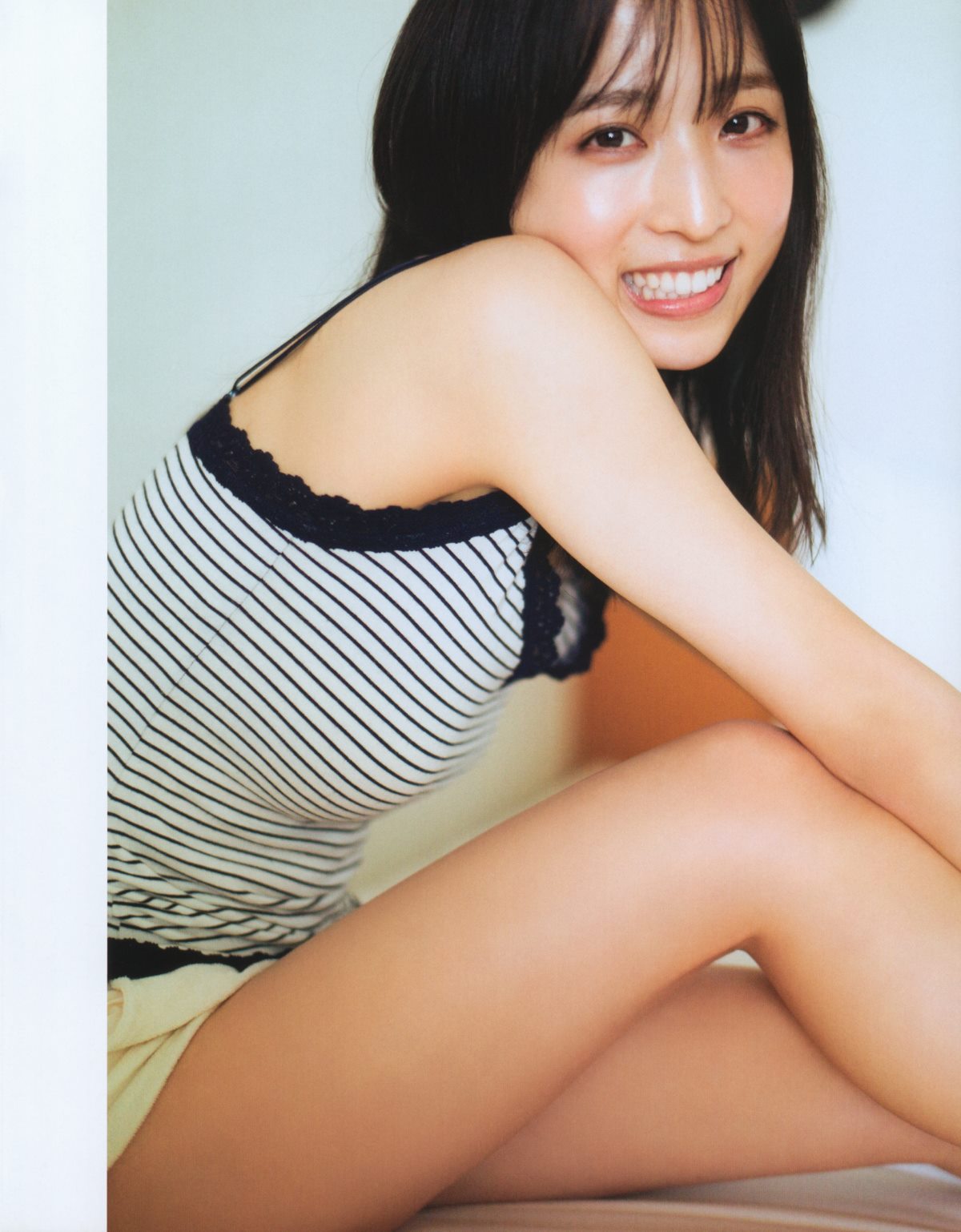 Photobook Yui Oguri 小栗有以 1st Photobook From the day I met you 君と出逢った日から 2022 01 18 0007 2169694852.jpg