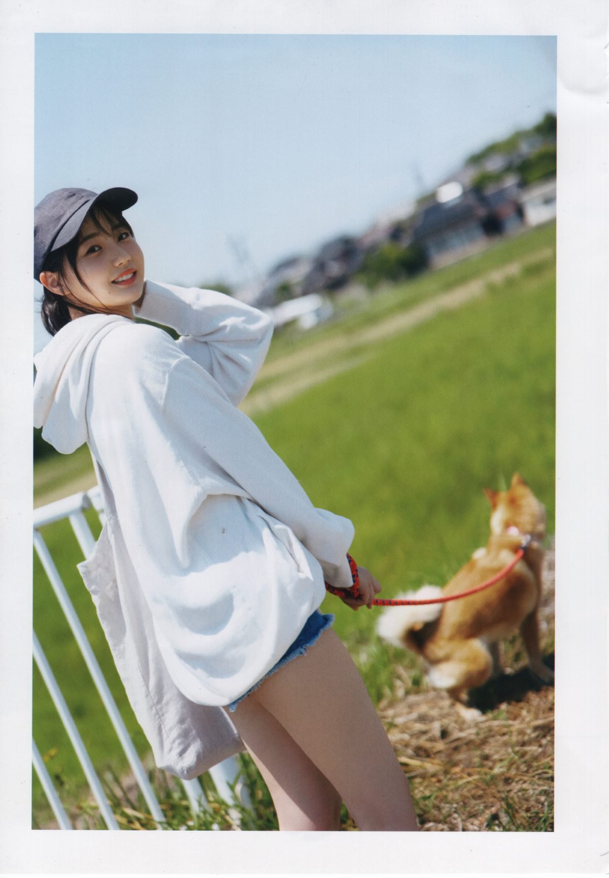 Photobook Yumiko Takino 瀧野由美子 1st Photobook I dont know you well yet 君のことをまだよく知らない 2021 09 22 0005 7493361720.jpg