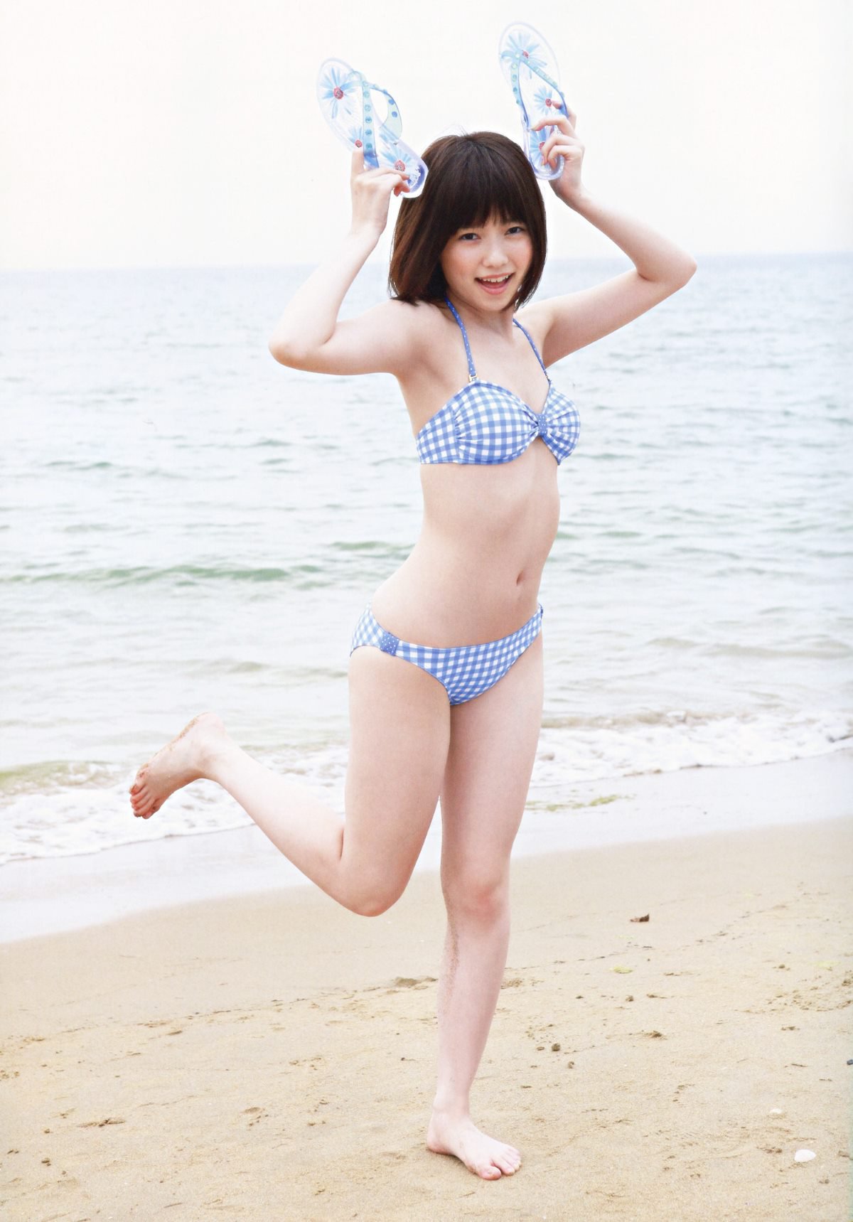 Photobook Haruka Shimazaki 島崎遥香 1st Photobook Paruru Komaru  ぱるる、困る 2013 07 19 A 0015 5116227091.jpg