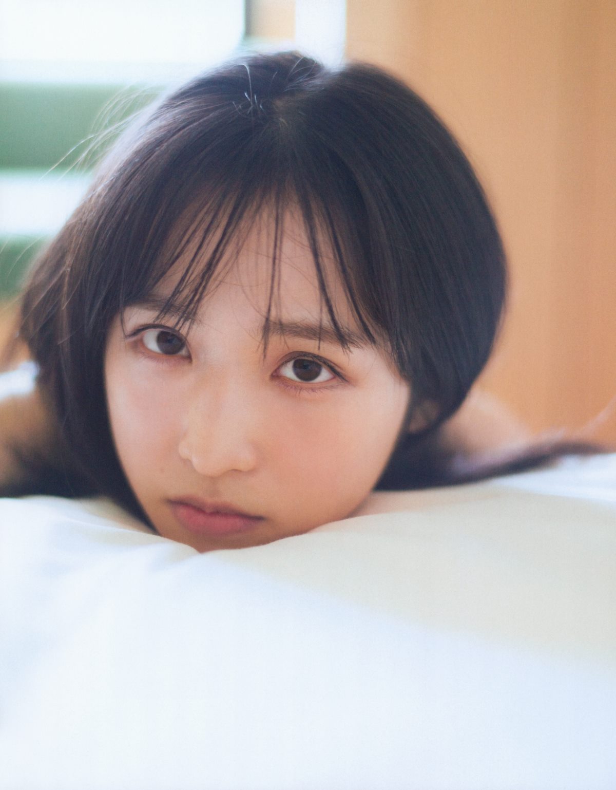 Photobook Yui Oguri 小栗有以 1st Photobook From the day I met you 君と出逢った日から 2022 01 18 0009 5508814493.jpg