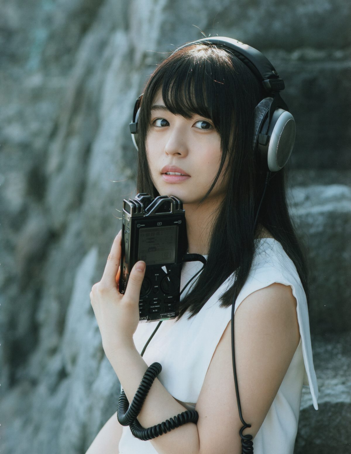 Photobook Keyakizaka46 Photobook – 21nin no Mikansei 欅坂46 ファースト写真集 21人の未完成 A 0095 6455905666.jpg