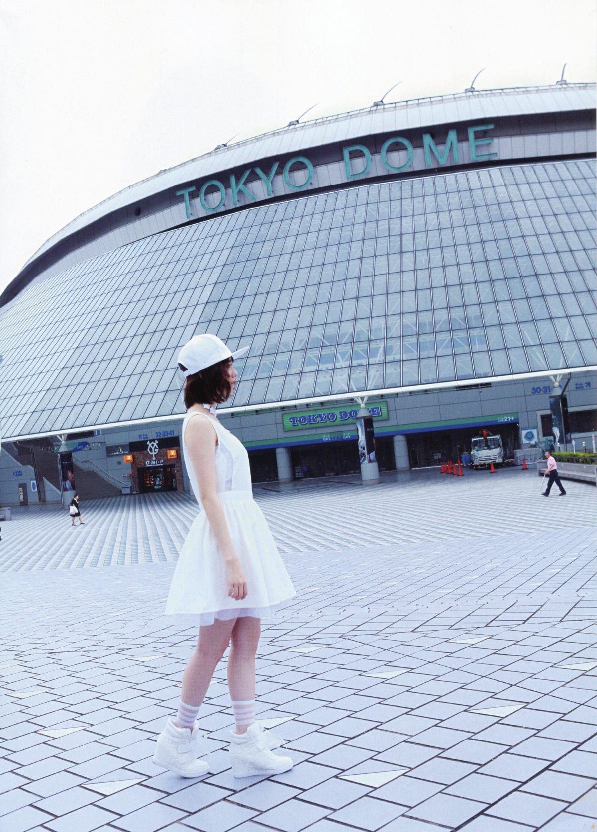 Photobook Haruka Shimazaki 島崎遥香 1st Photobook Paruru Komaru  ぱるる、困る 2013 07 19 B 0043 2740761301.jpg