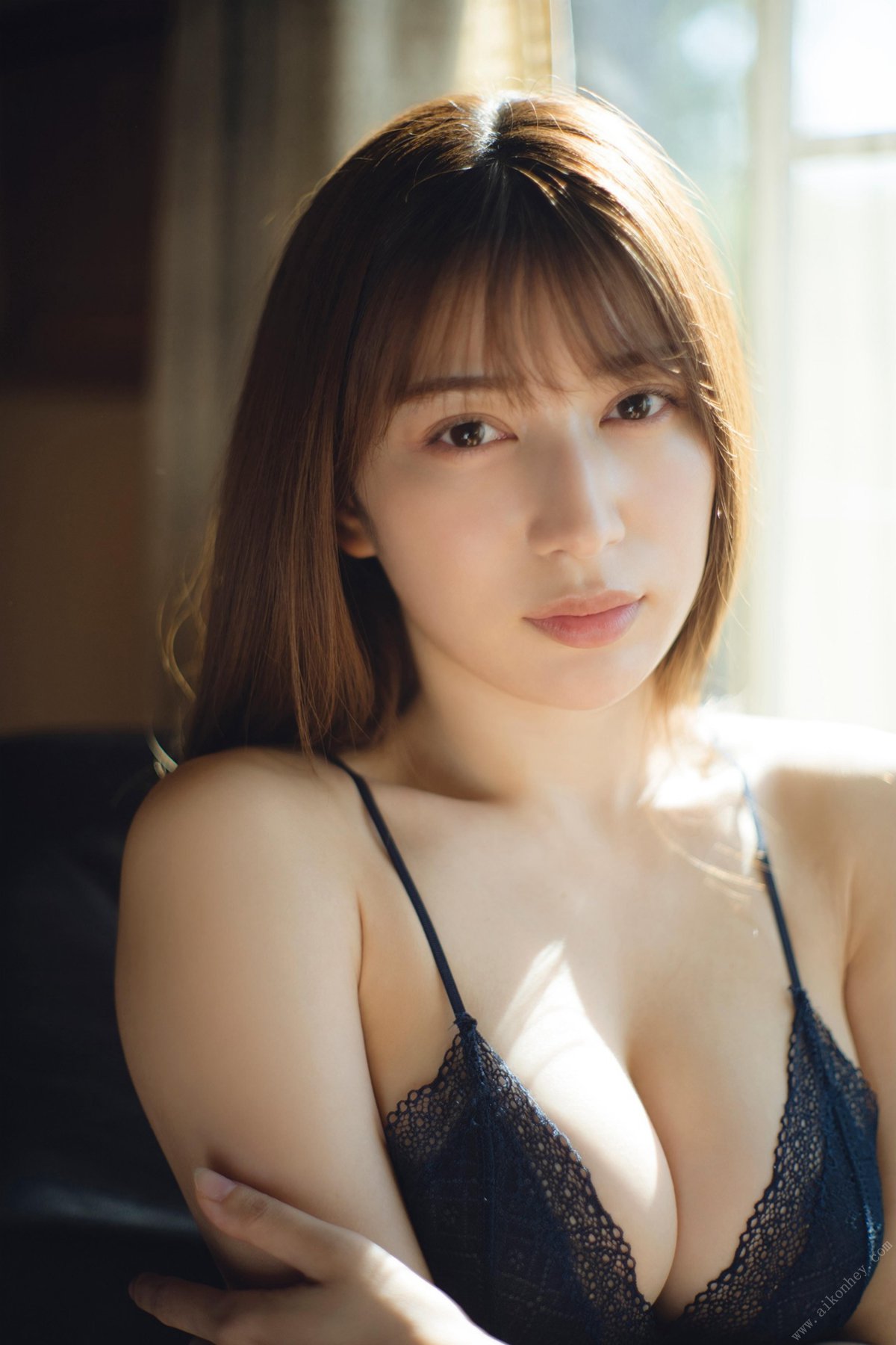 Platinum FLASH Photobook Risa Yukihira 雪平莉左 Ripples can be heard さざ波が聞こえる 2022 02 11 0032 0251559176.jpg