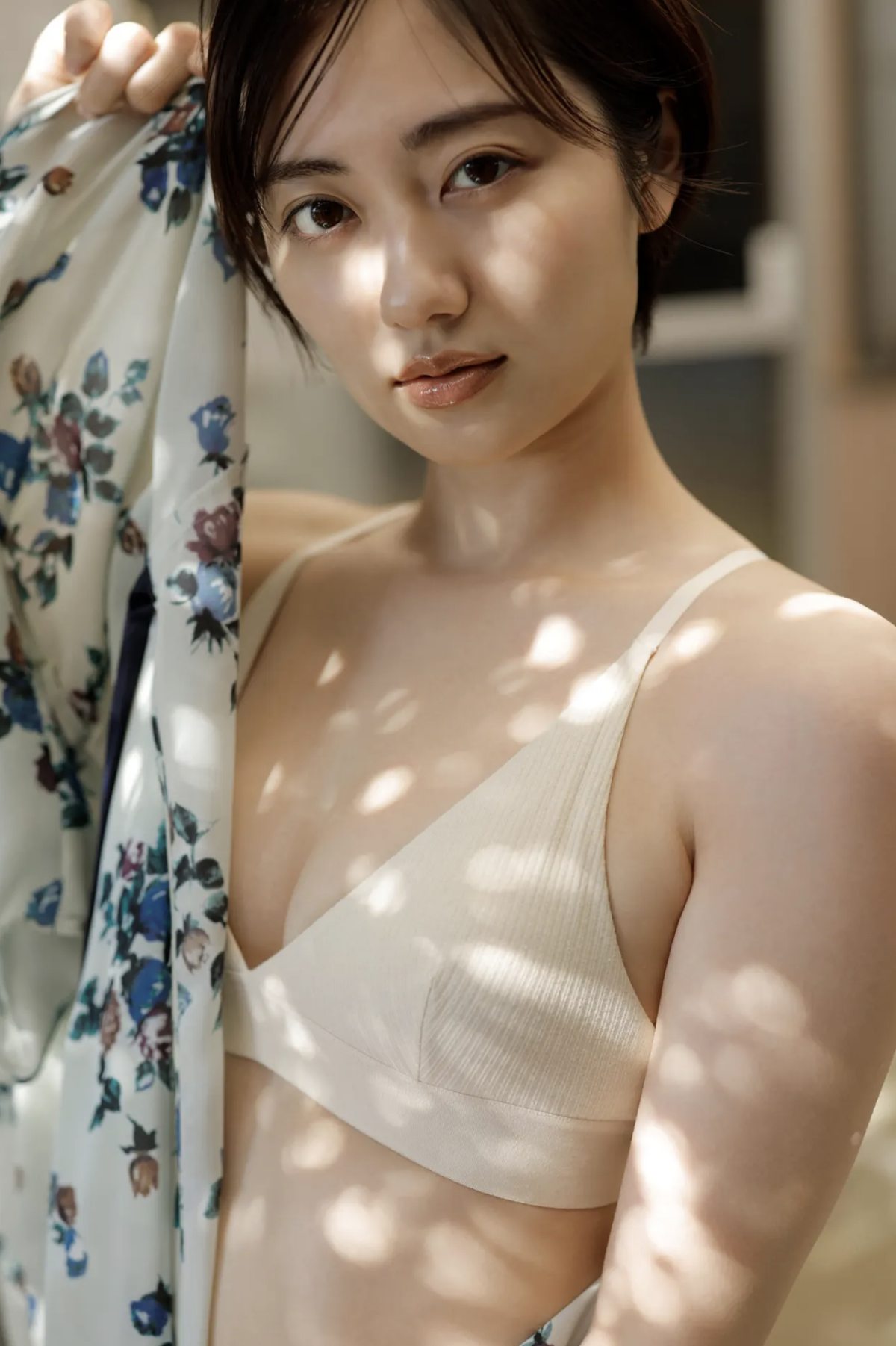 Photobook 奥山かずさ 秘密の恋人 FRIDAYデジタル写真集 Not Complete 0020 6155183969.jpg