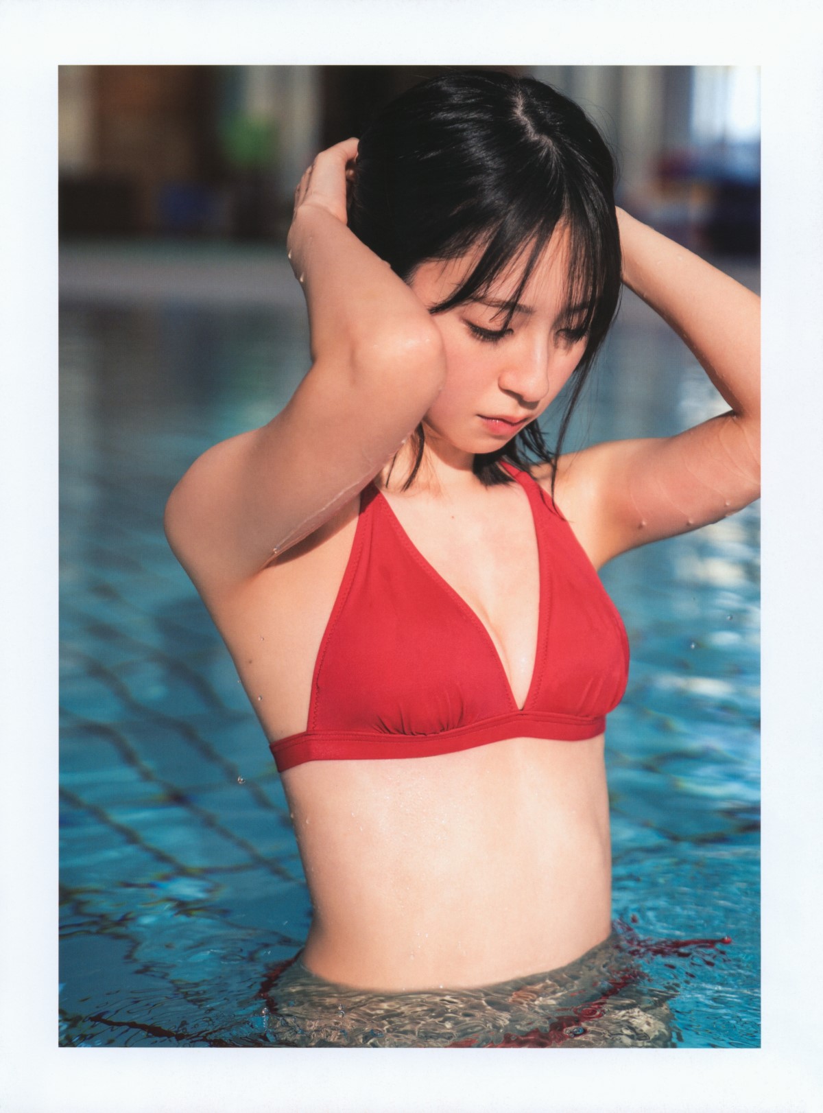 Photobook 2022 12 20 Miku Kanemura 金村美玖 1st Photobook Compass A 0033 5156401327.jpg