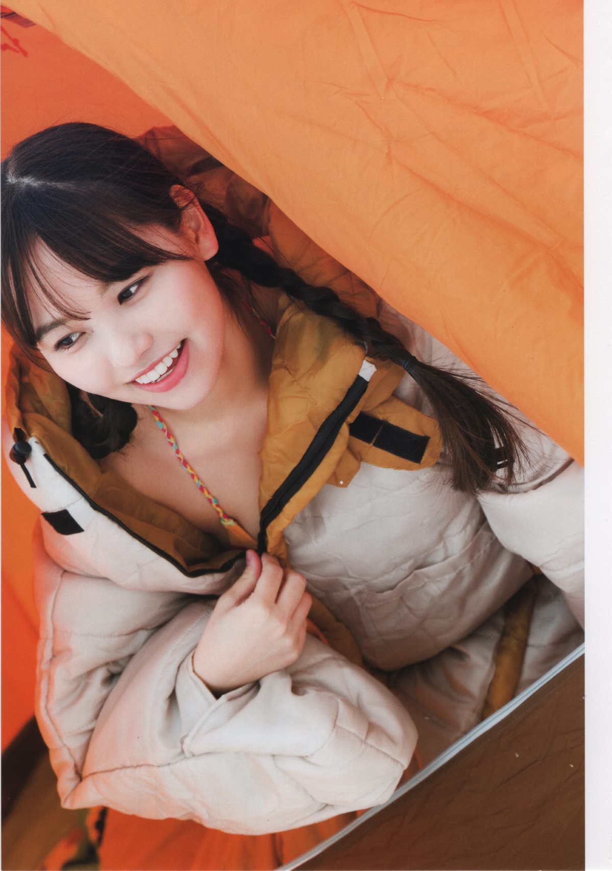 Photobook NMB48本郷柚巴1st写真集 美しい果実 0008 9957490371.jpg